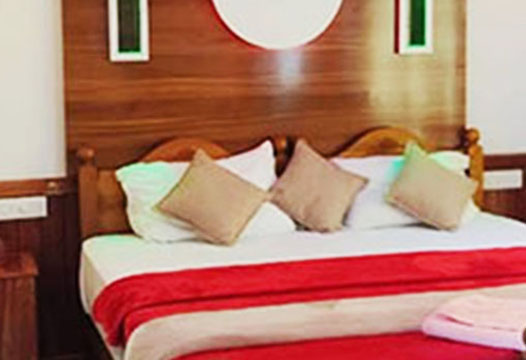 3 BED DELUX HOUSEBOAT